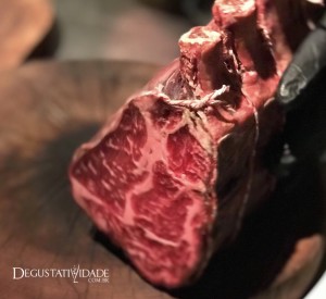 Umami Dry Aged Steaks – BH